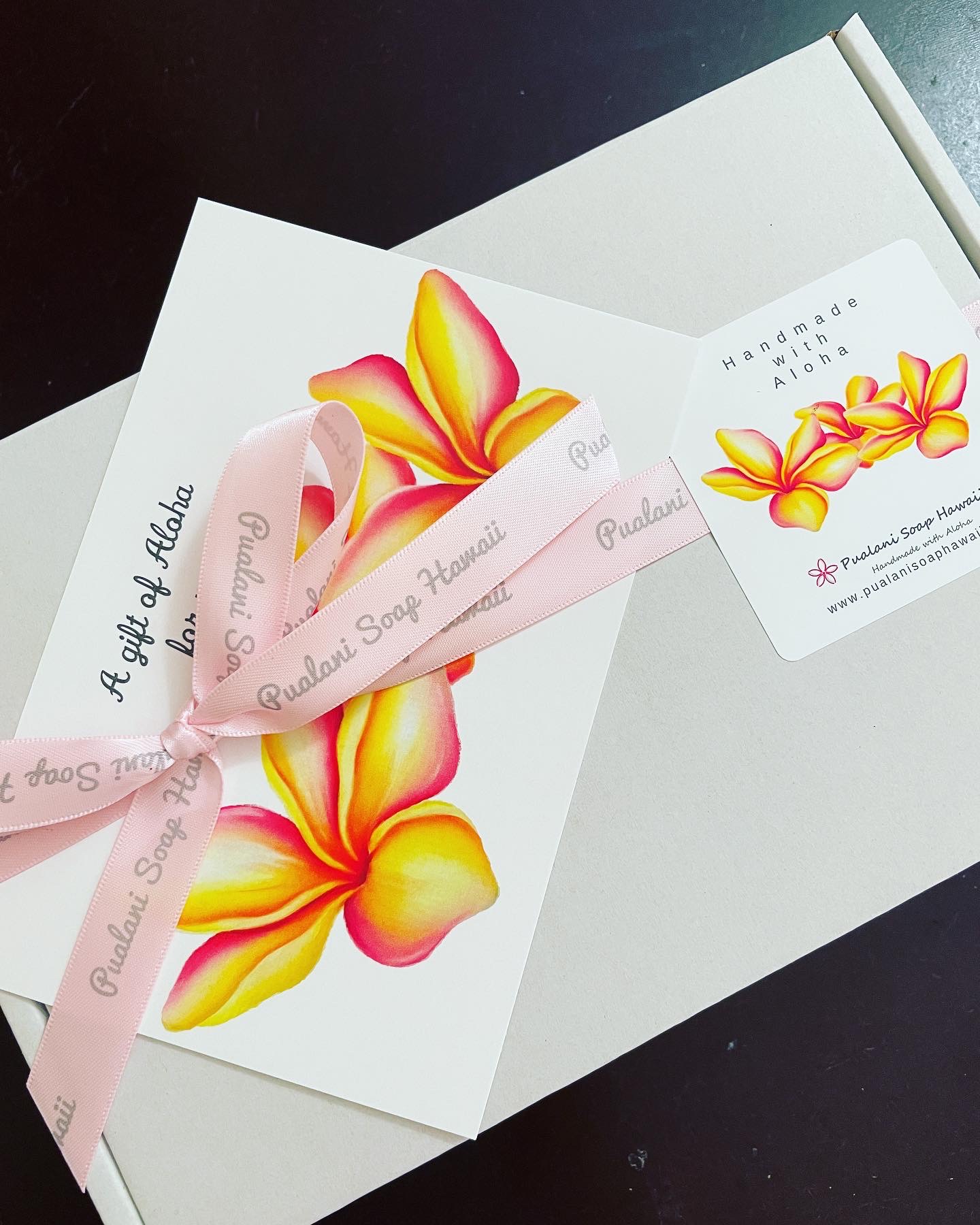 Hawaiian Soap Gift Box with Beeswax Salve and Lip Balm - Image 16