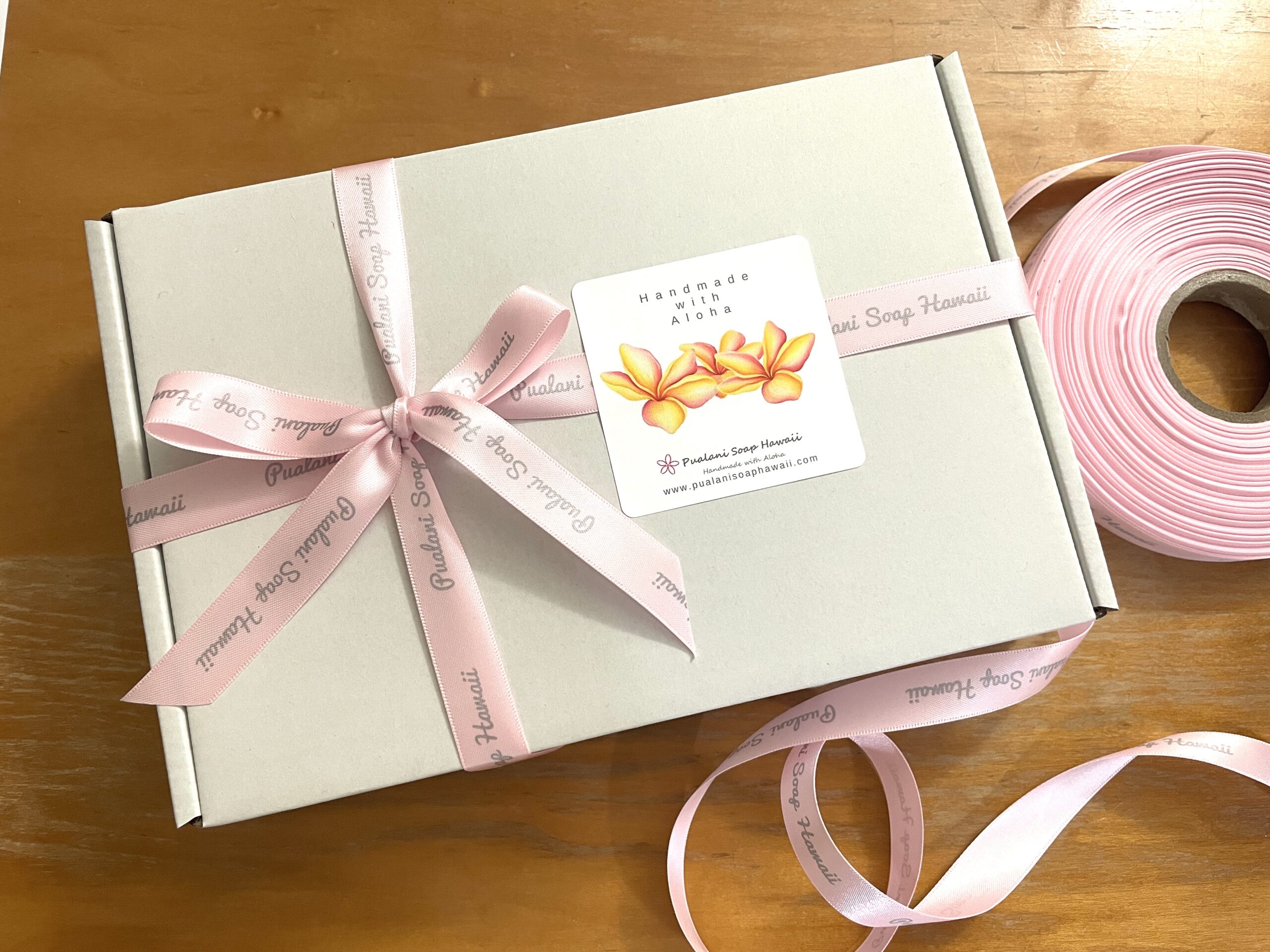 Hawaiian Soap Gift Box with Hawaiian Beeswax Lip Balm - Image 8